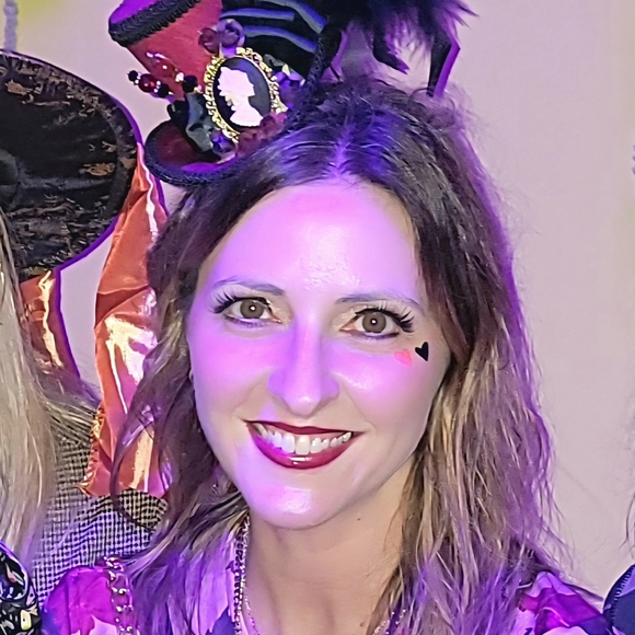 Burgundy Red and Black Mini Top Hat Fascinator, Alice In Wonderland Mad Hatter - Picture 5 of 5